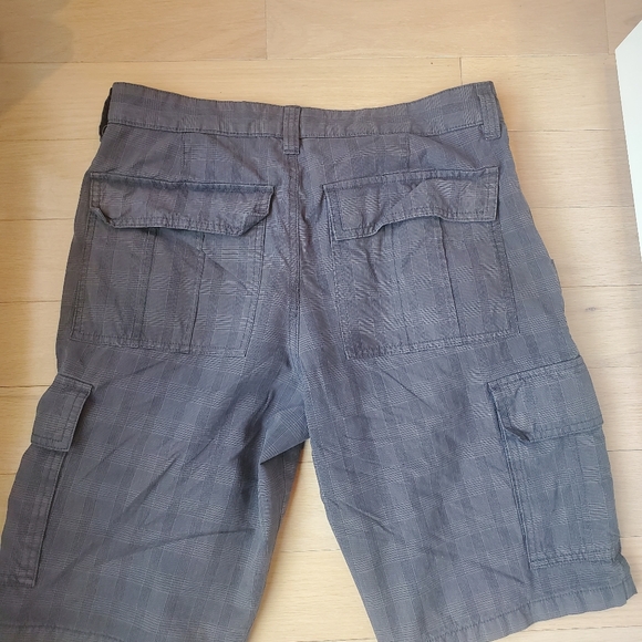 Denver hayes cargo shorts - Picture 2 of 2